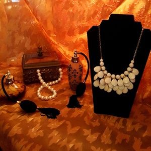 Oxford Street Gold Chain White water drop necklace